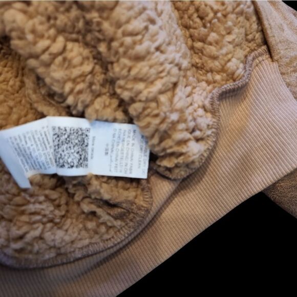 Shein  sz 4 faux suade cropped jacket with faux sterling liner - Picture 8 of 10